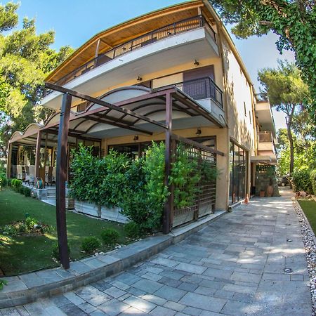 Hotel Chris Athena Bagian luar foto