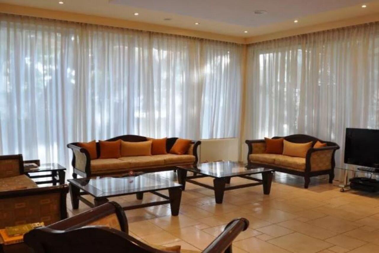 Hotel Chris Athena Bagian luar foto