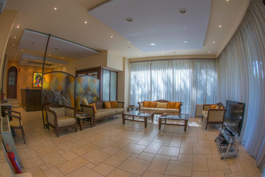 Hotel Chris Athena Bagian luar foto