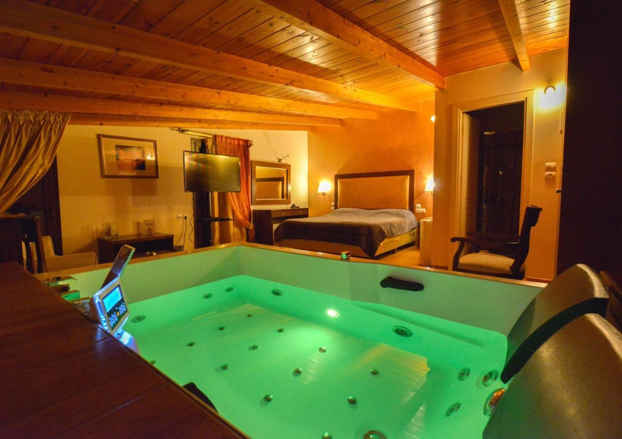 Hotel Chris Athena Bagian luar foto