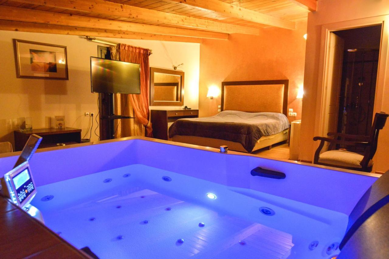 Hotel Chris Athena Bagian luar foto