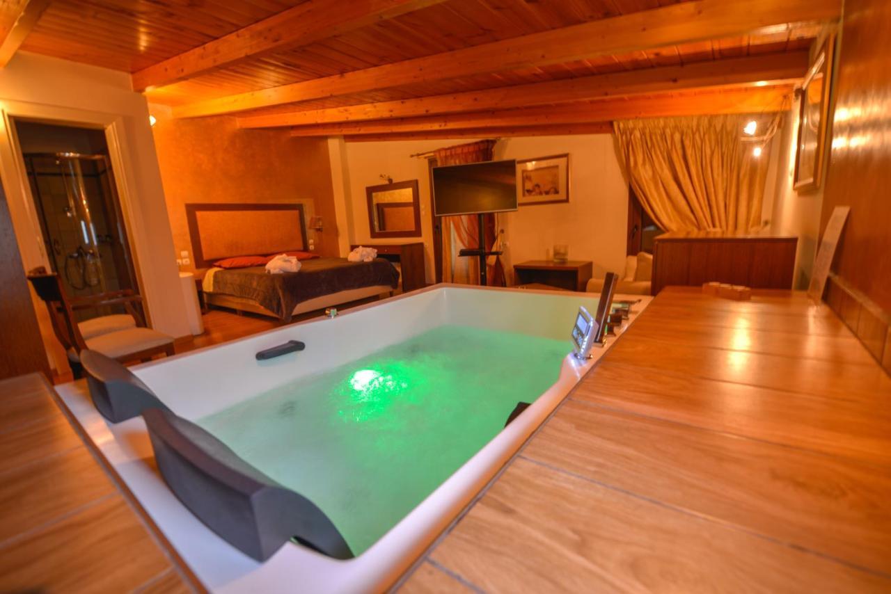 Hotel Chris Athena Bagian luar foto