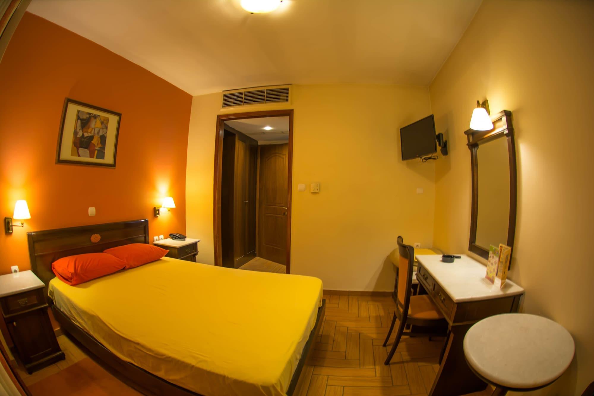 Hotel Chris Athena Bagian luar foto
