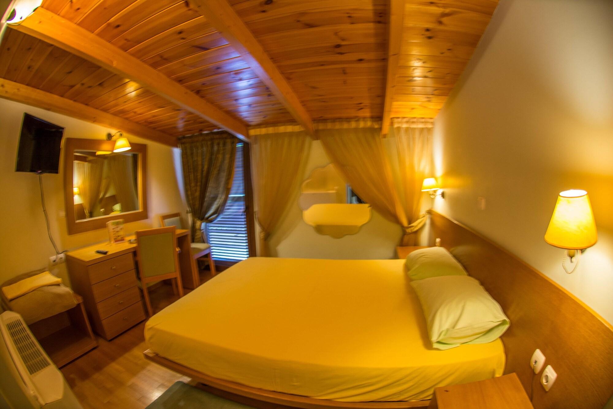 Hotel Chris Athena Bagian luar foto