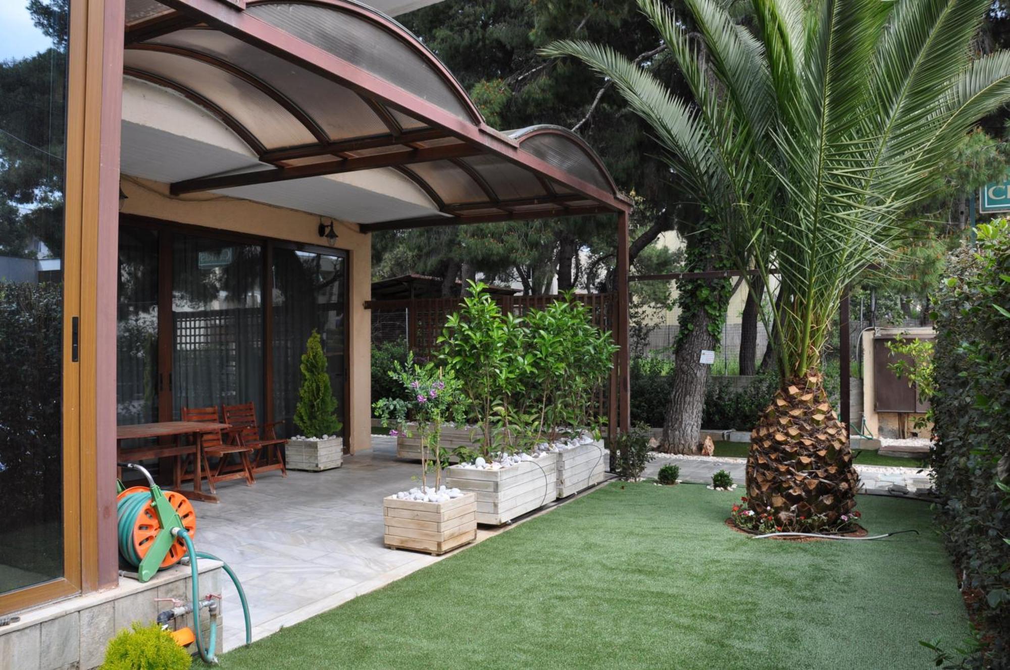 Hotel Chris Athena Bagian luar foto