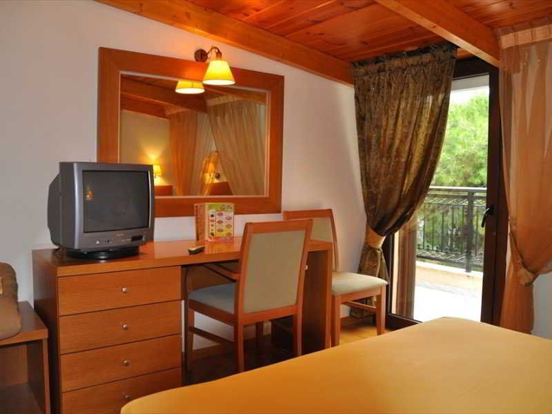 Hotel Chris Athena Bagian luar foto