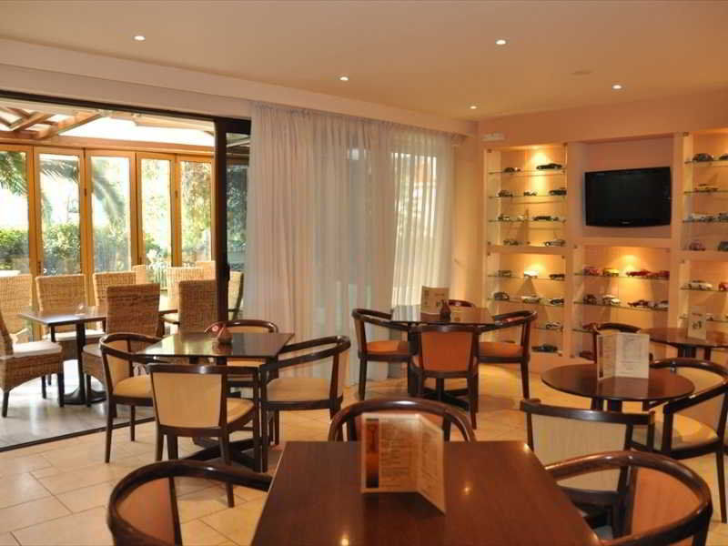 Hotel Chris Athena Bagian luar foto