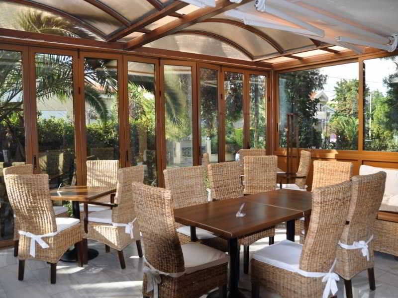 Hotel Chris Athena Bagian luar foto