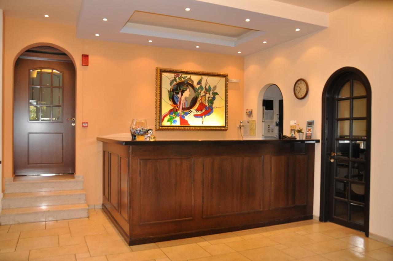 Hotel Chris Athena Bagian luar foto